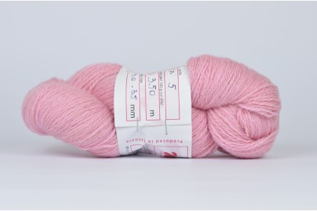 Wełna estońska 8/2 pastelowy róż (47m) 100g
